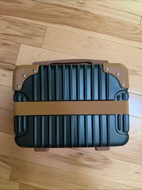 Textured Black Hard Shell Carry Case with Tan Trim